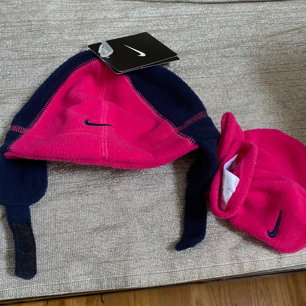 New infant girl Nike hat mittens set 12-24 months